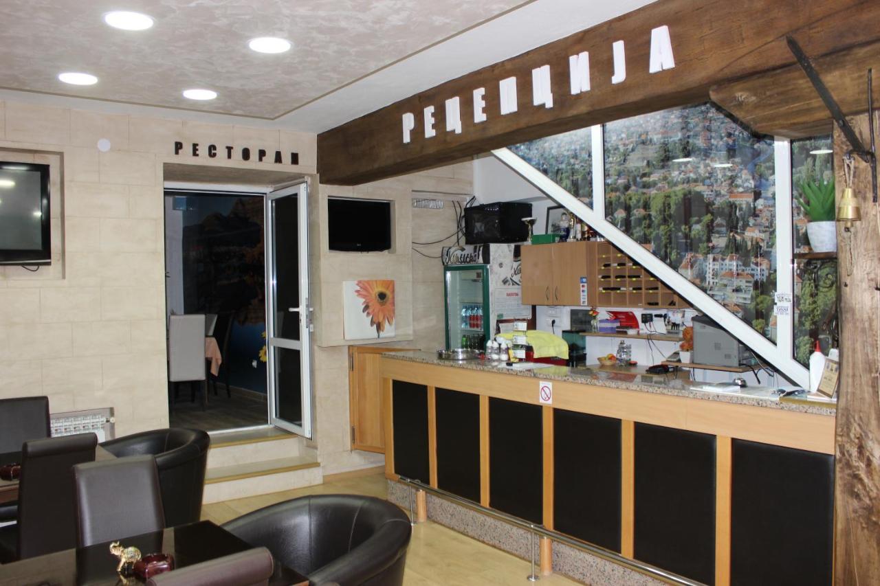Hotel San Требине Екстериор снимка